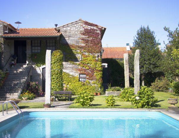 Casa da Reina | Turismo Rural | Entrada da Casa Principal e Piscina